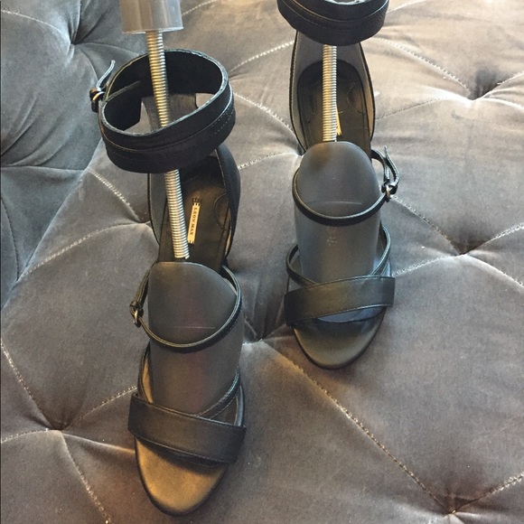 *Clear Out Sale* Studio Max Black High Heels - Picture 7 of 8